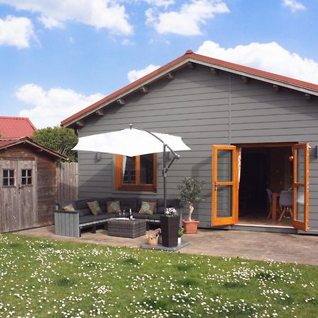 Villa Emilia - Gemuetliches Kinderfreundliches Blockhaus Mit Umzaeuntem Garten Sint Annaland Ngoại thất bức ảnh
