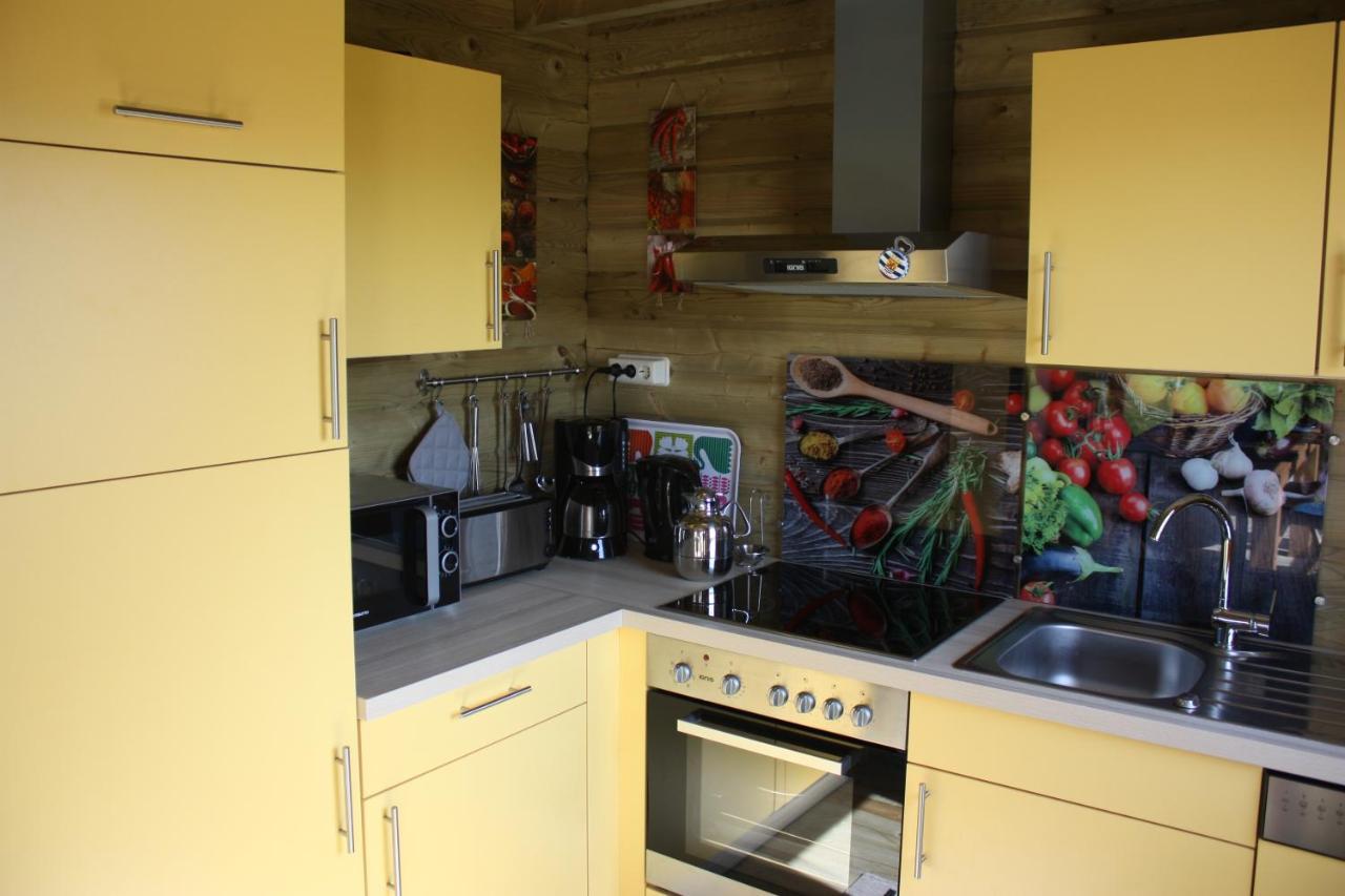 Villa Emilia - Gemuetliches Kinderfreundliches Blockhaus Mit Umzaeuntem Garten Sint Annaland Ngoại thất bức ảnh