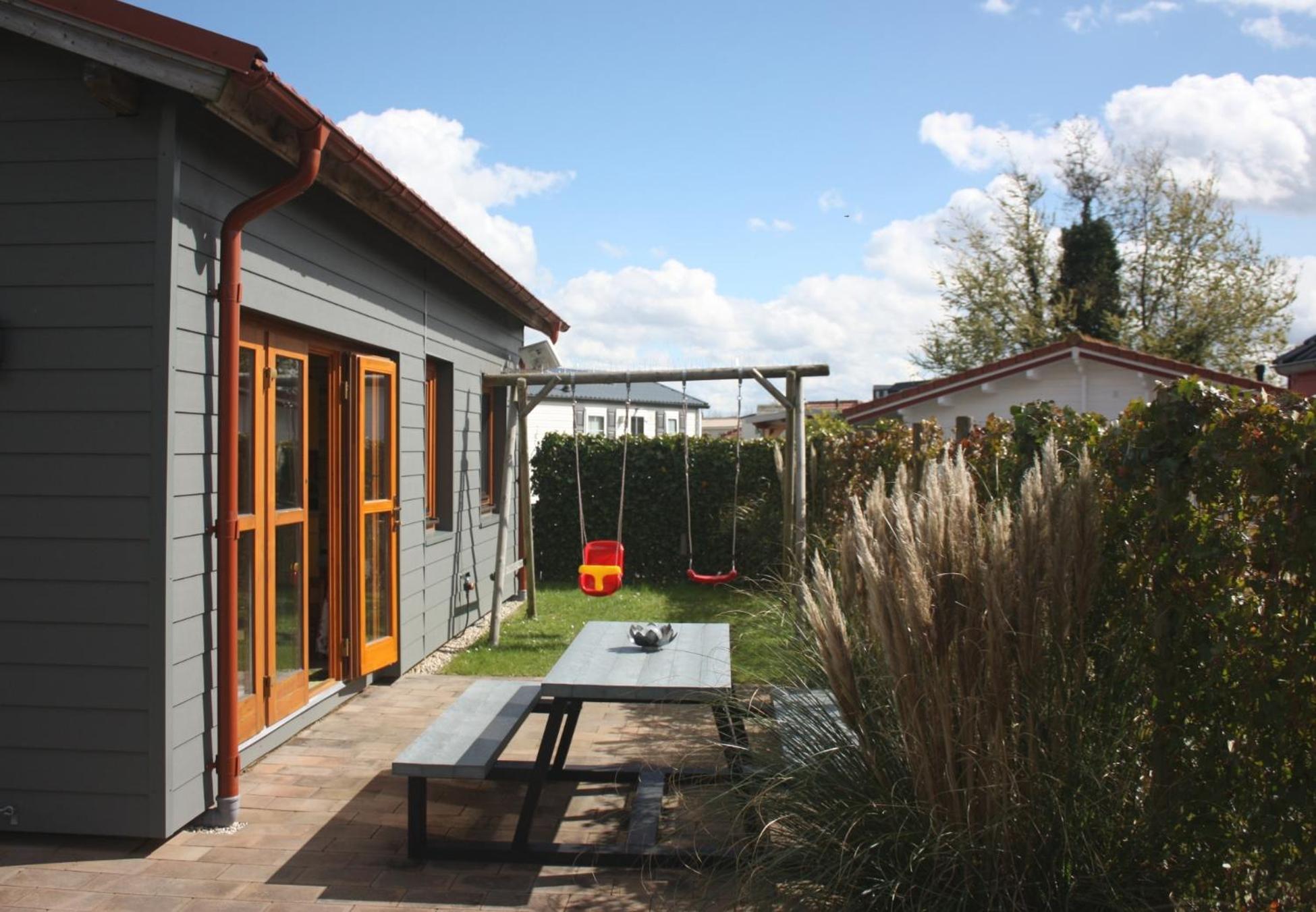 Villa Emilia - Gemuetliches Kinderfreundliches Blockhaus Mit Umzaeuntem Garten Sint Annaland Ngoại thất bức ảnh