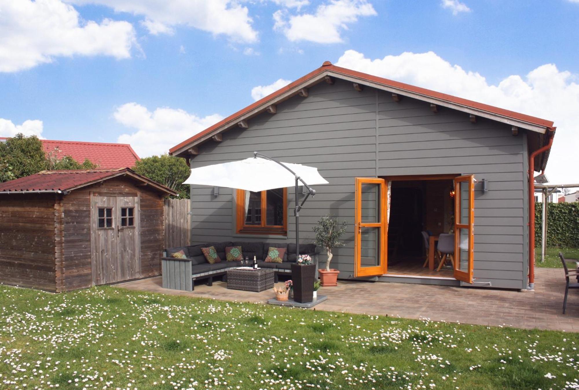 Villa Emilia - Gemuetliches Kinderfreundliches Blockhaus Mit Umzaeuntem Garten Sint Annaland Ngoại thất bức ảnh